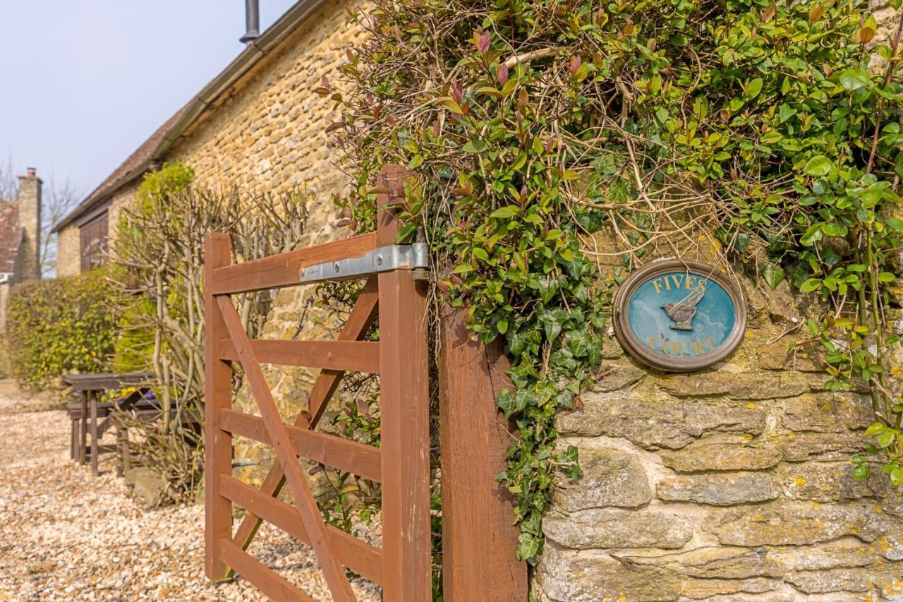 Finest Retreats - Fives Court Cottage North Cheriton Eksteriør billede